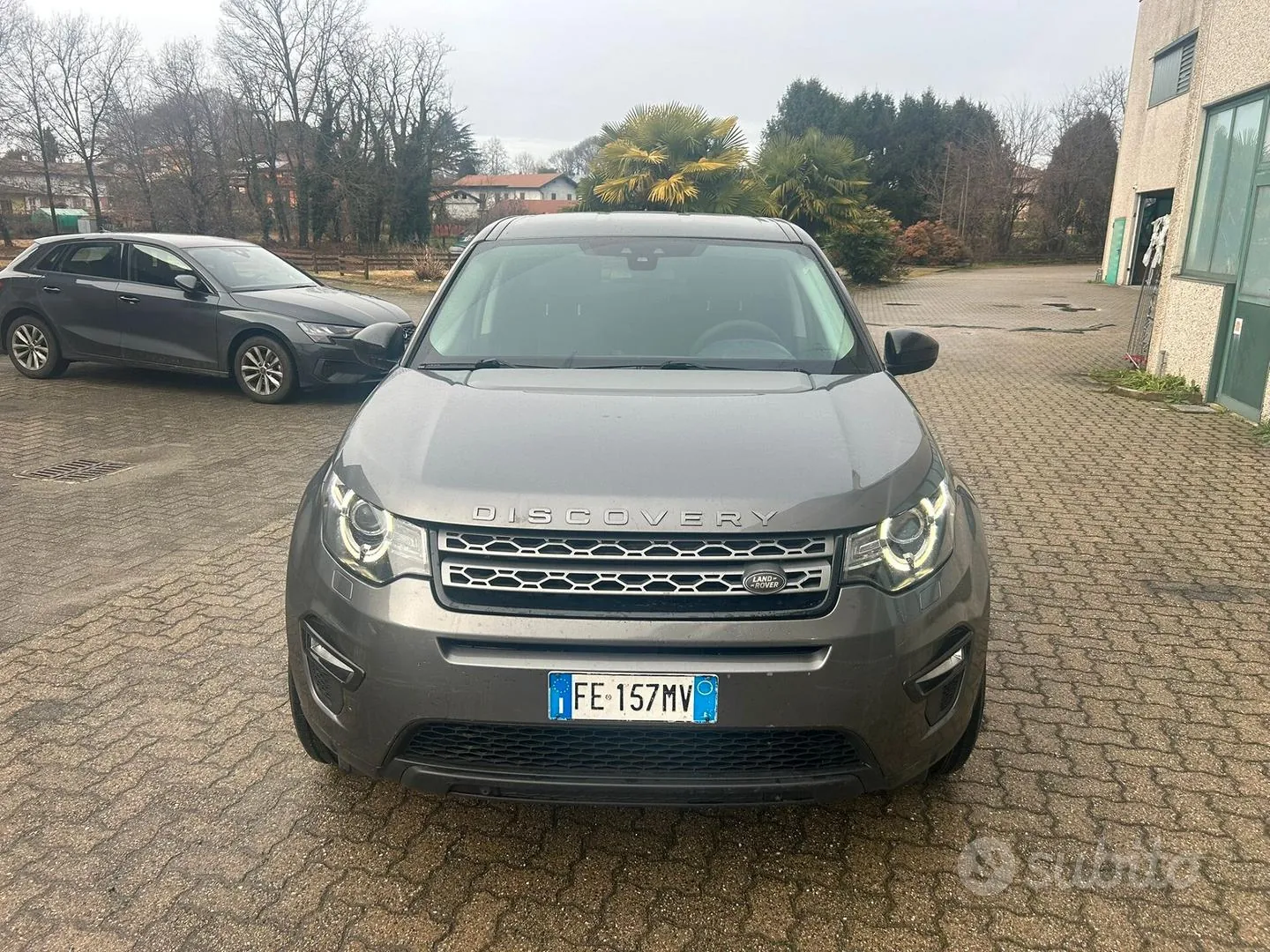 Land Rover Discovery Sport 2016 photo 2