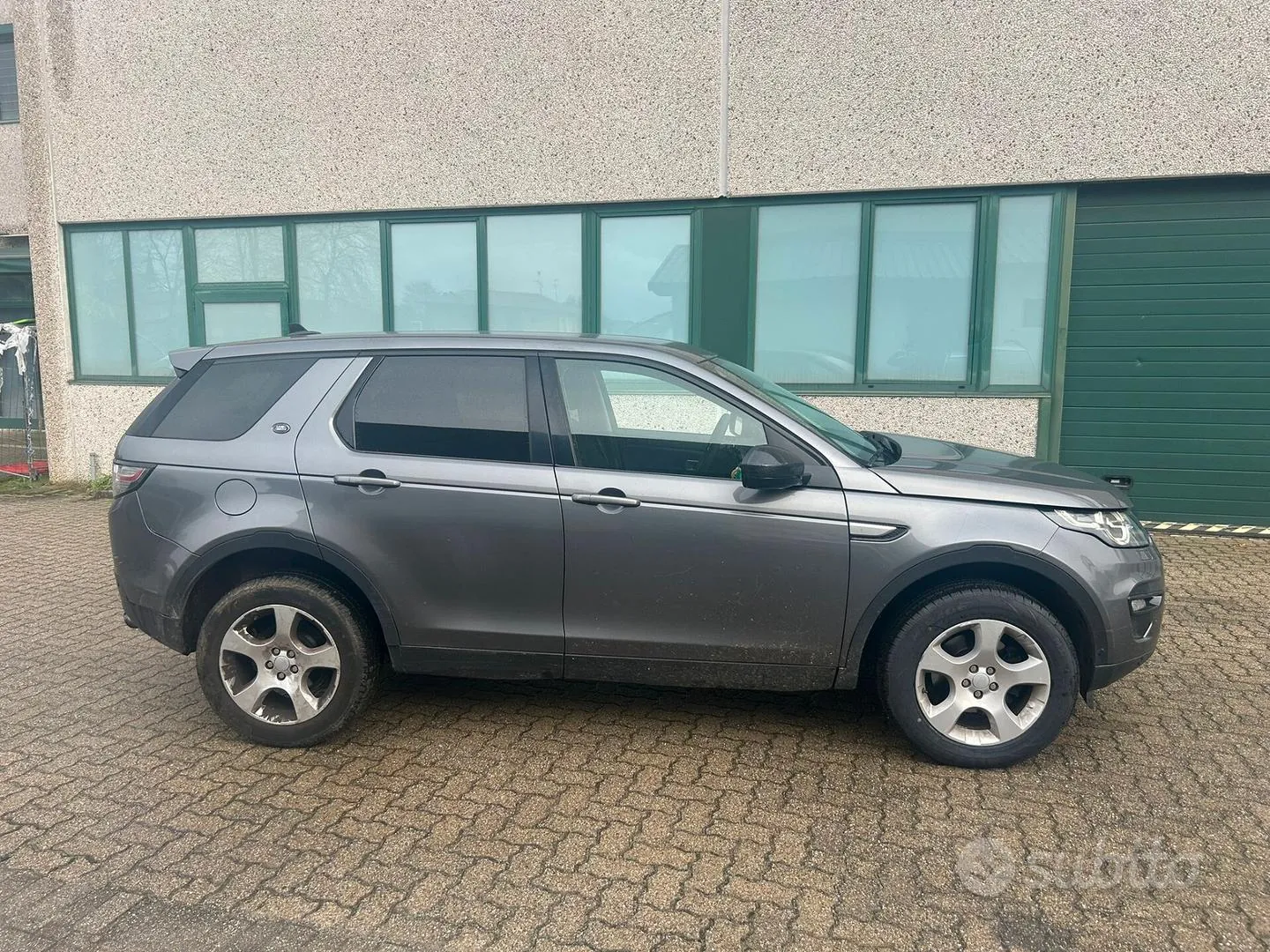 Land Rover Discovery Sport 2016 photo 3
