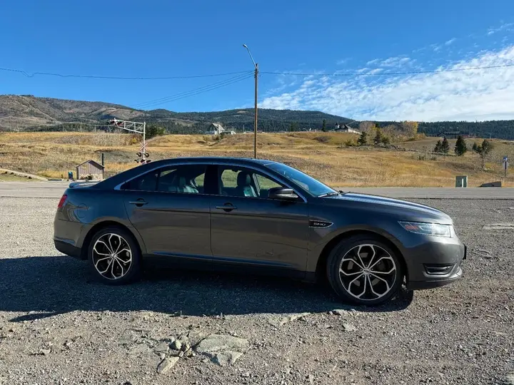 Ford Taurus 2017 photo 4