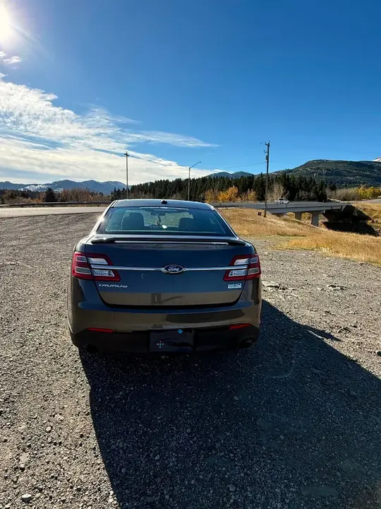 Ford Taurus 2017 photo 3