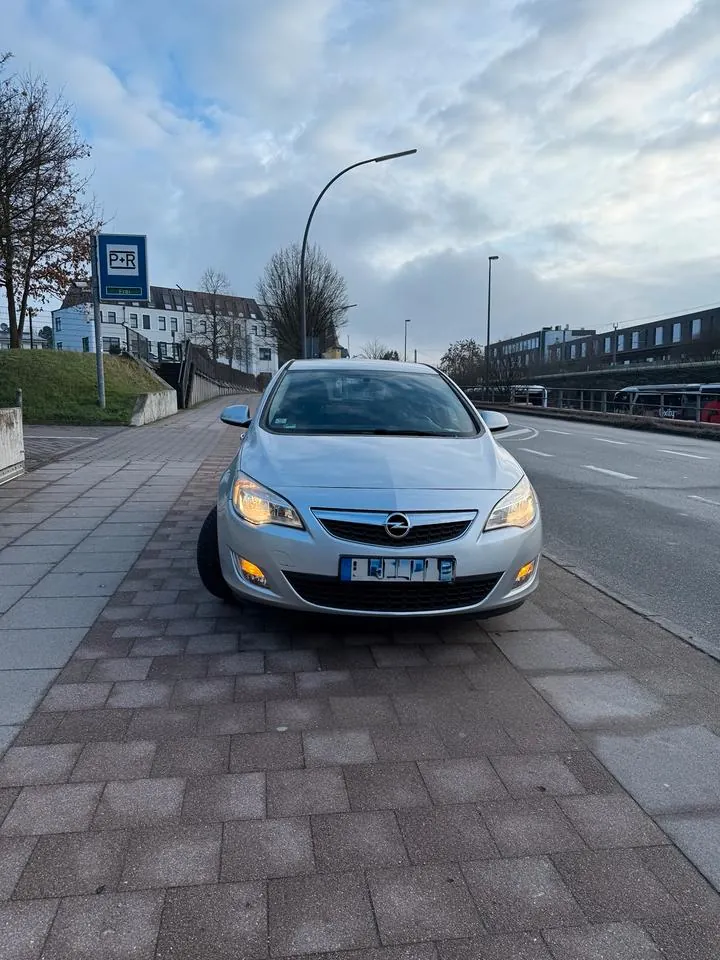 Opel Astra J