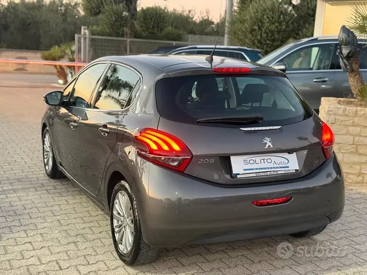 Peugeot 208 2019 photo 5