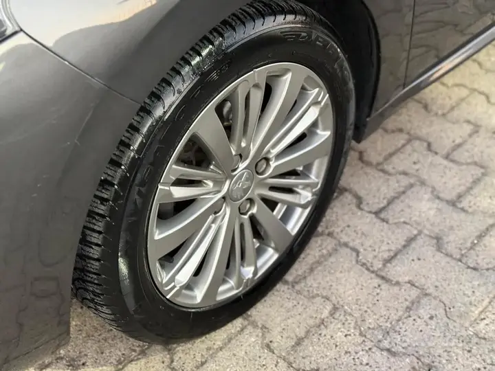 Peugeot 208 2019 photo 3