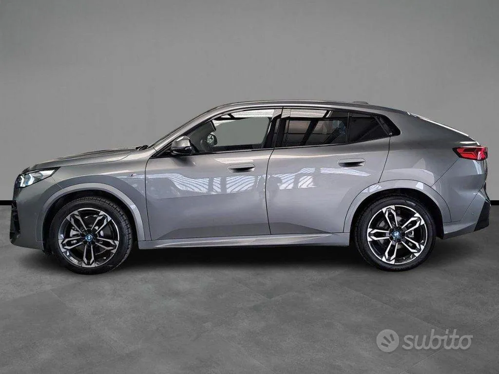 BMW Ix1 2024 photo 3