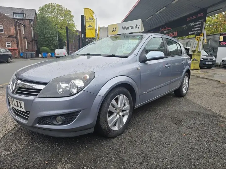 Vauxhall Astra 2009 photo 5