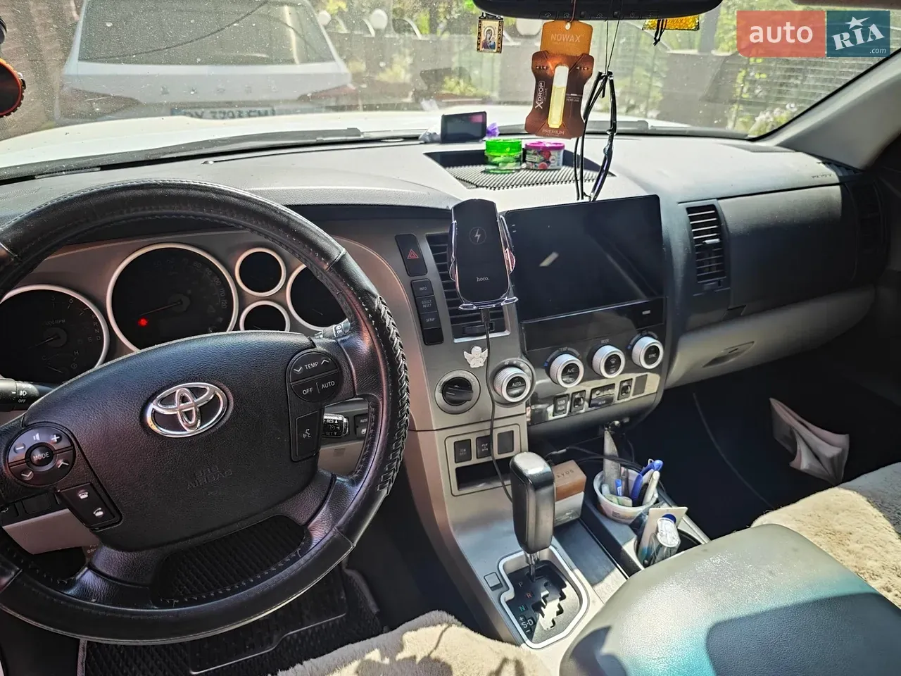 Toyota Sequoia 2013 photo 5