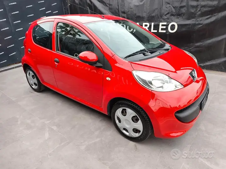 Peugeot 107 2008 photo 3