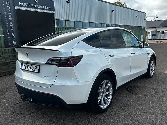 Tesla Model Y 2024 photo 3