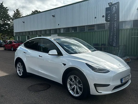Tesla Model Y 2024 photo 2