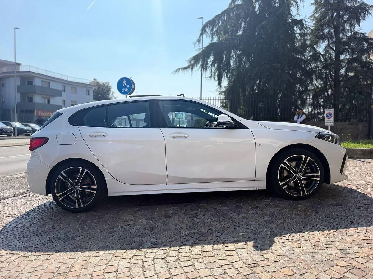 BMW 1 Series 2022 photo 4