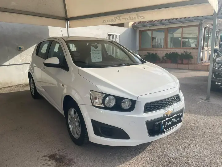 Chevrolet Aveo 2013 photo 3