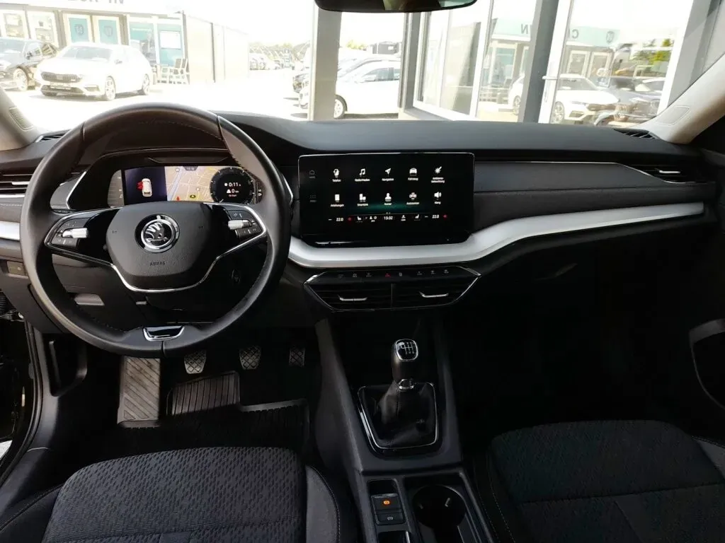 Skoda Octavia 2023 photo 3