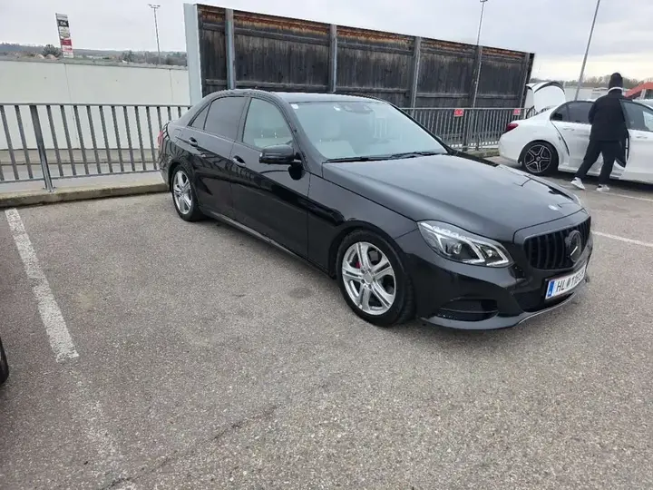 Mercedes-Benz E-Class 2014 photo 3