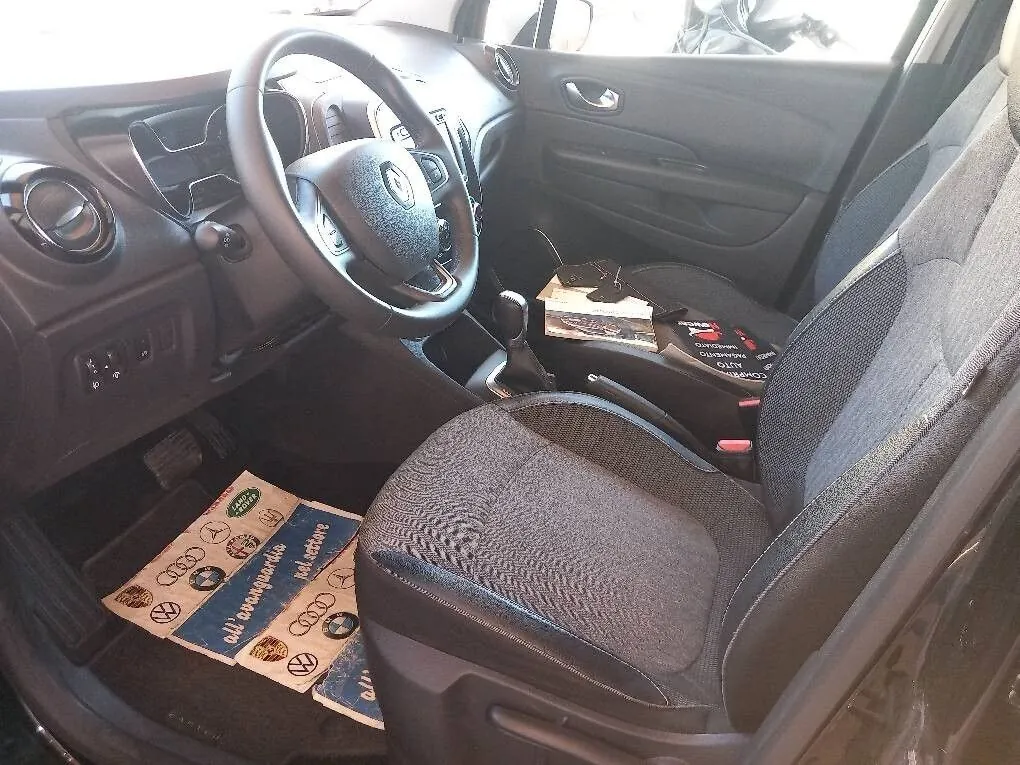 Renault Captur 2019 photo 2