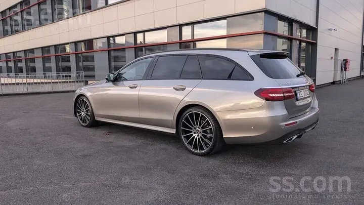 Mercedes-Benz E220D 2020 photo 4