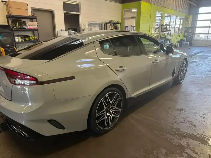 Kia Stinger 2023 photo 4