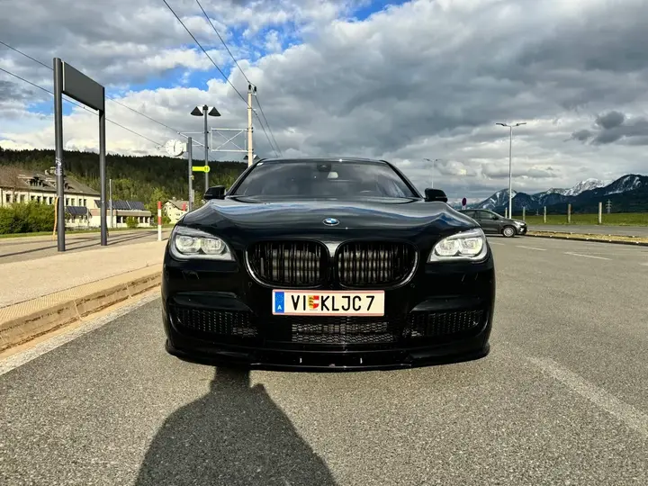 BMW 7 Series 2013 photo 2