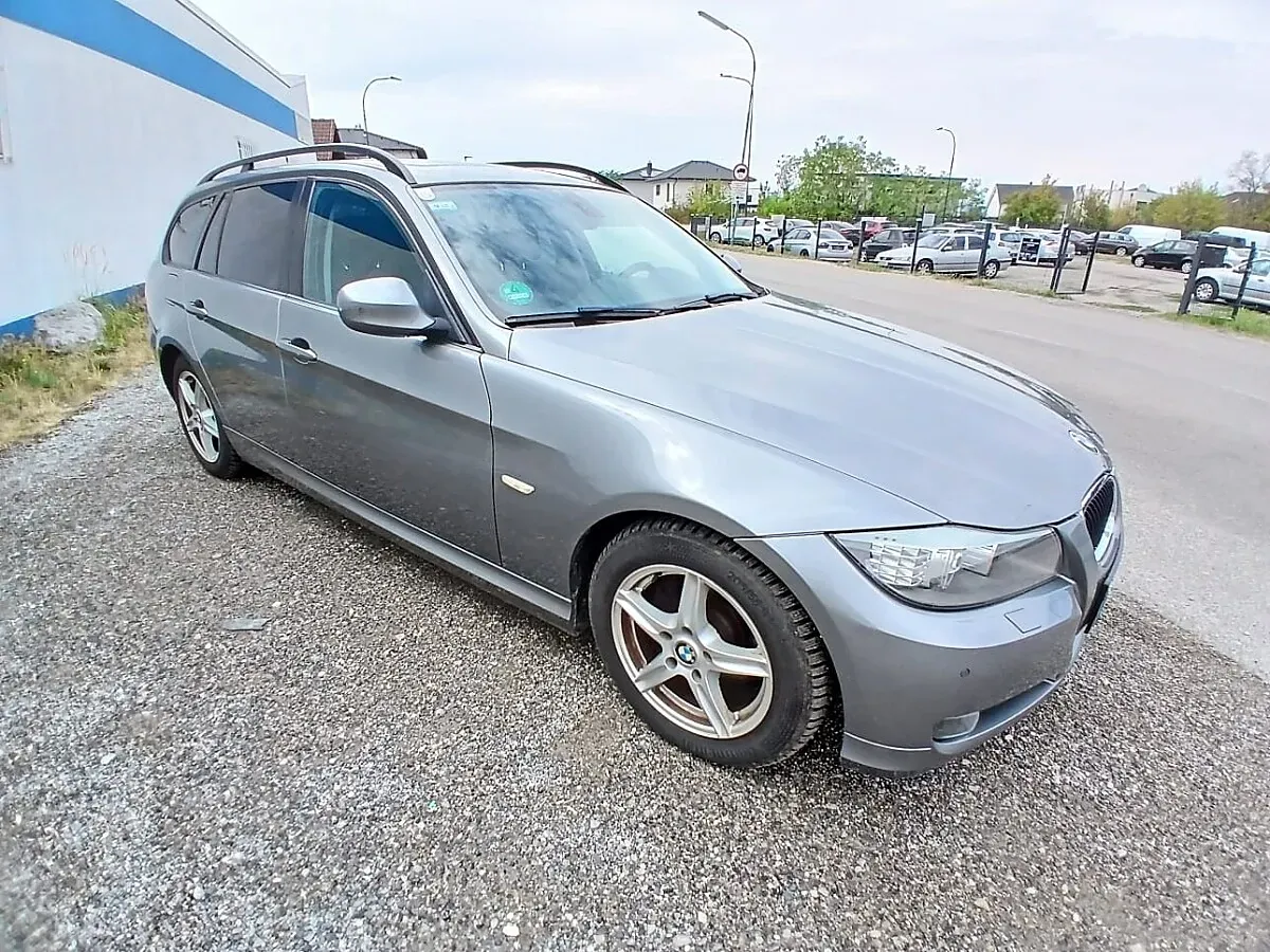 BMW 3 Series 2009 photo 3