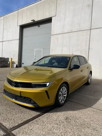 Opel Astra 2023 photo 2