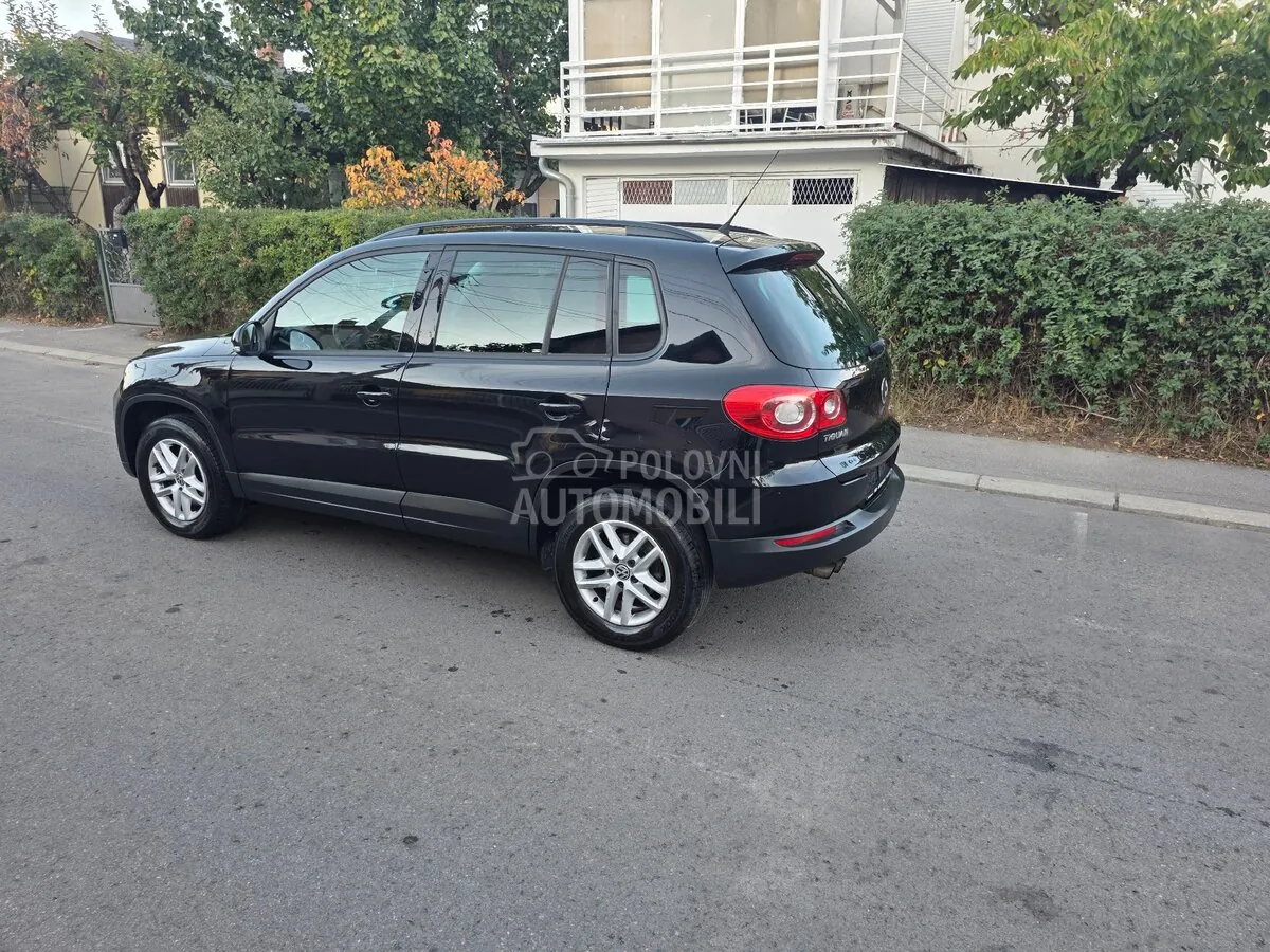 Volkswagen Tiguan 2011 photo 2