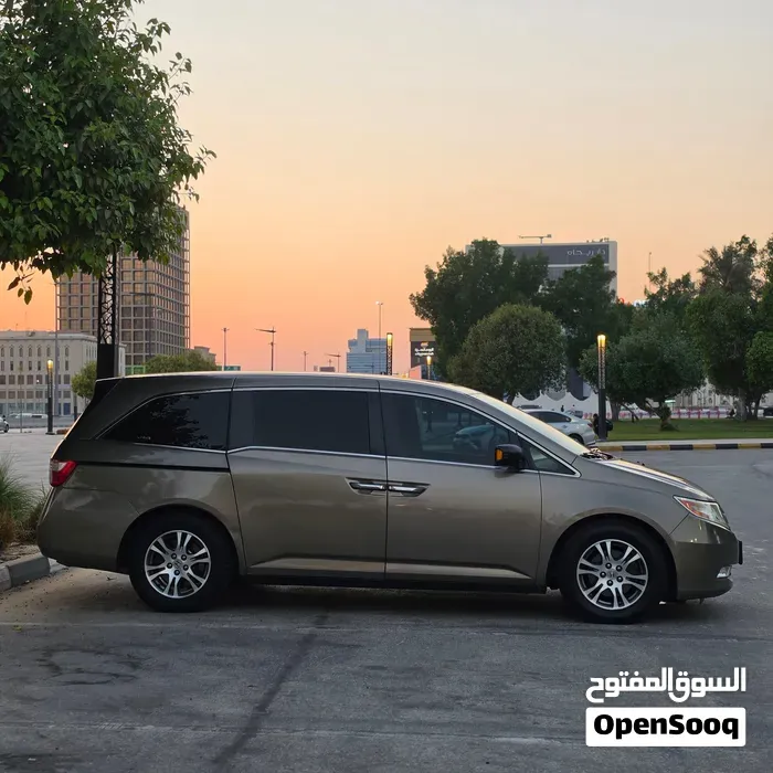 Honda Odyssey 2013 photo 2
