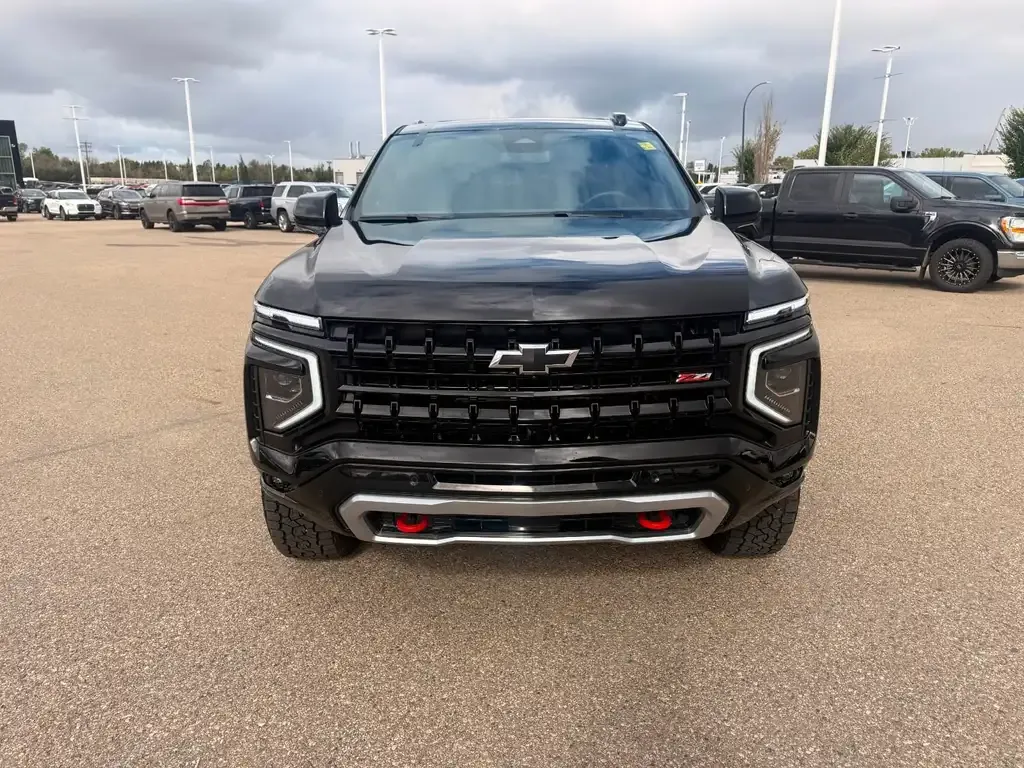 Chevrolet Suburban 2026 photo 2