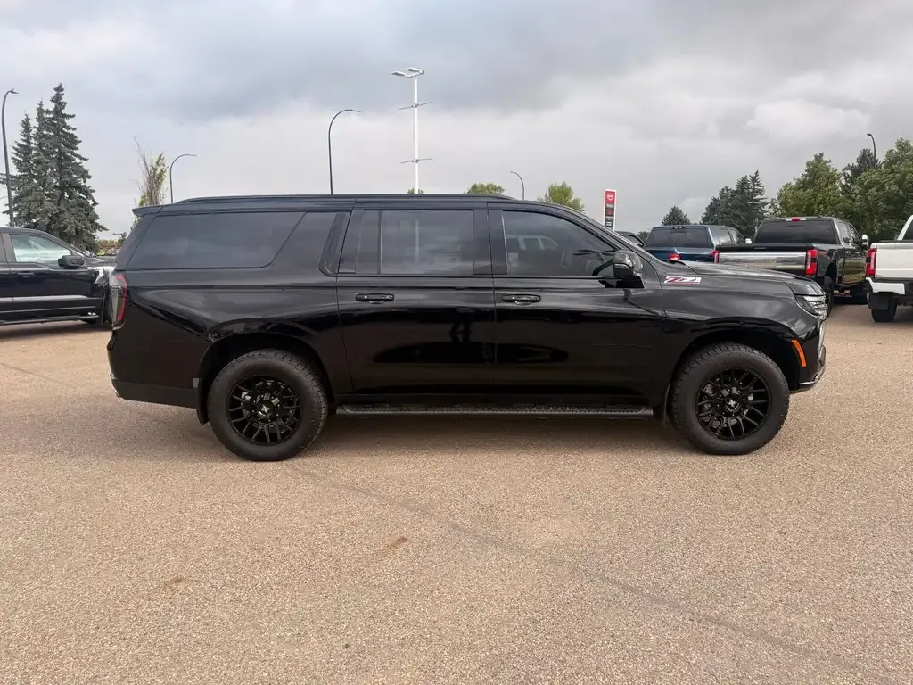 Chevrolet Suburban 2026 photo 4