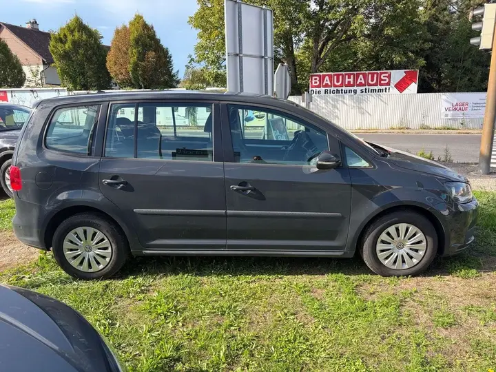 Volkswagen Touran 2015 photo 4