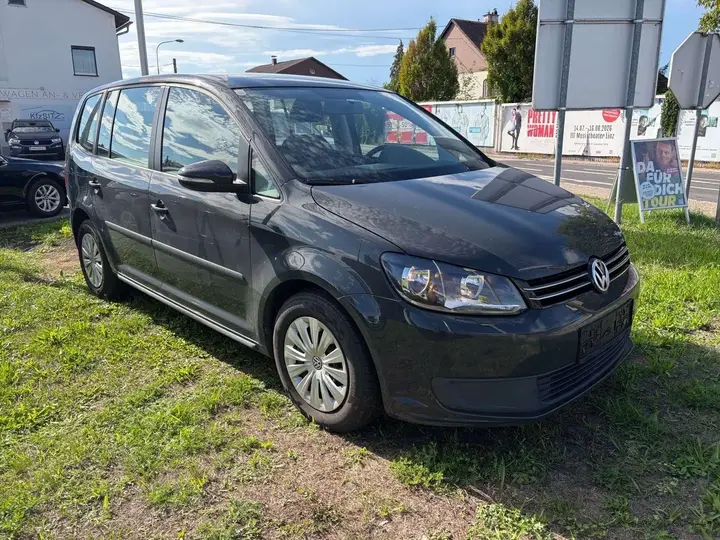 Volkswagen Touran 2015 photo 3