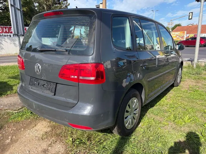 Volkswagen Touran 2015 photo 5