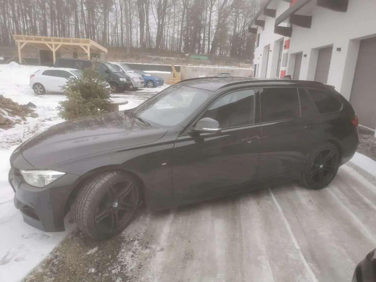 BMW 3 Series 2018 photo 2