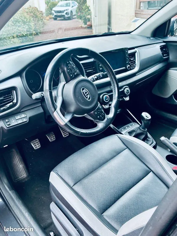 Kia Stonic 2018 photo 4