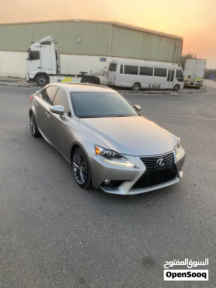 Lexus Is 2014 photo 2