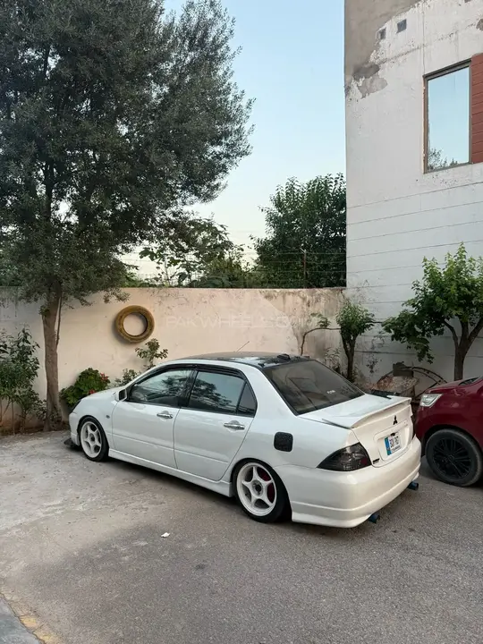Mitsubishi Lancer