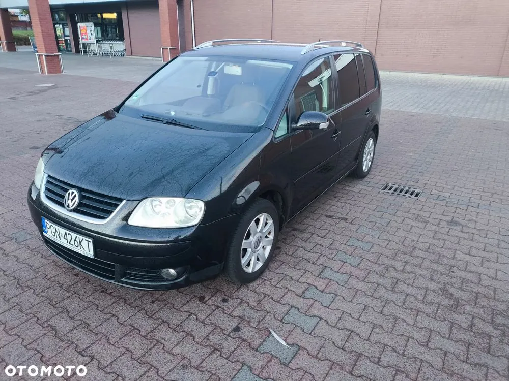 Volkswagen Touran 2006 photo 2