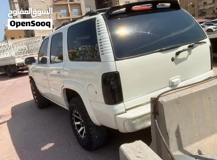 GMC Yukon 2003 photo 2