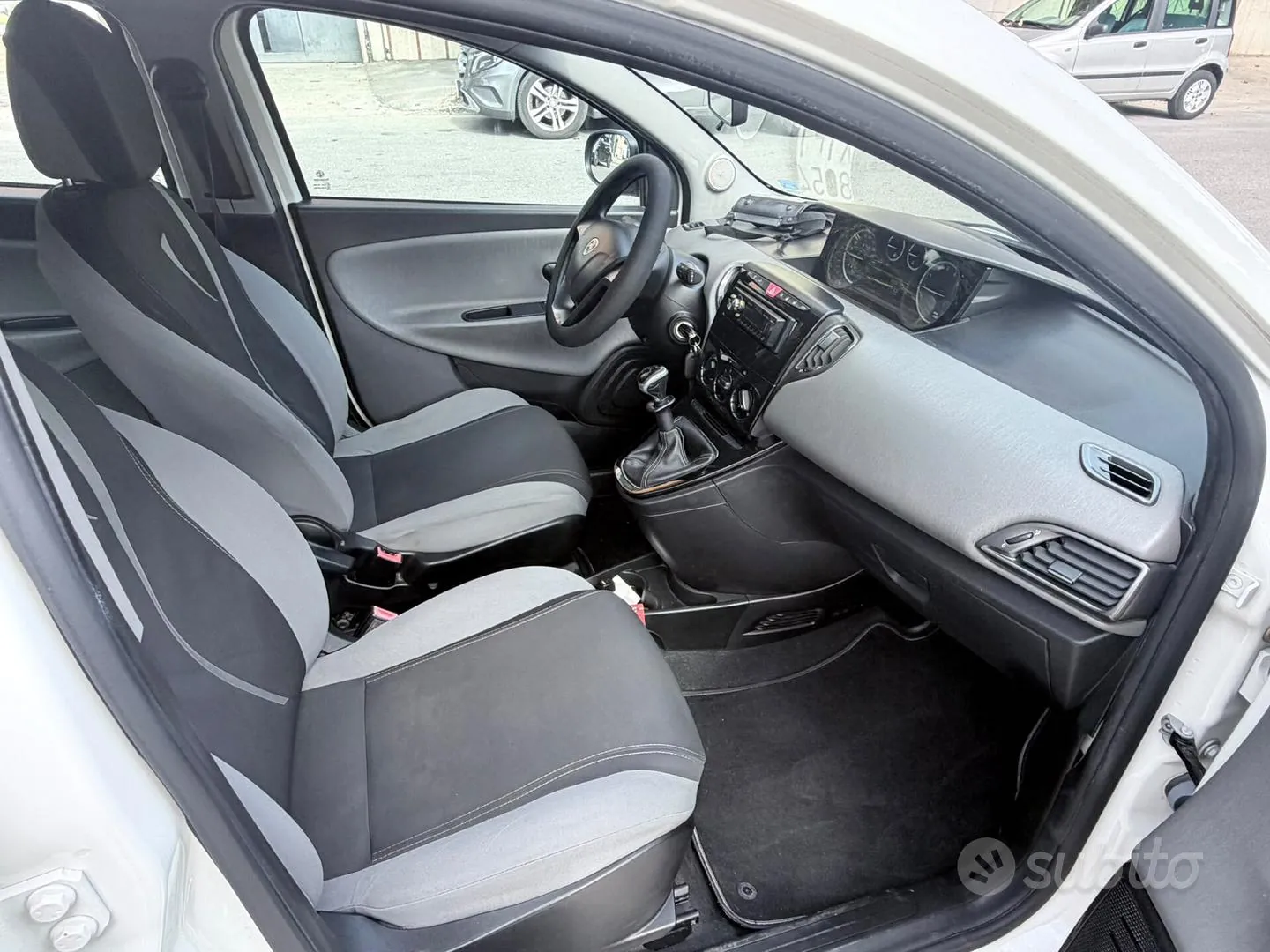 Lancia Ypsilon 2012 photo 5