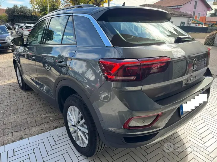 Volkswagen T-Roc 2022 photo 2