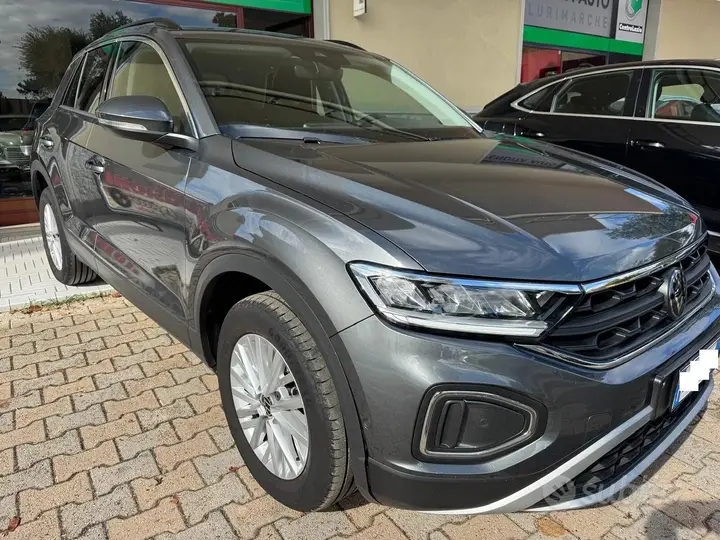 Volkswagen T-Roc 2022 photo 3