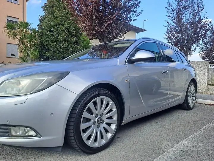 Opel Insignia 2010 photo 2
