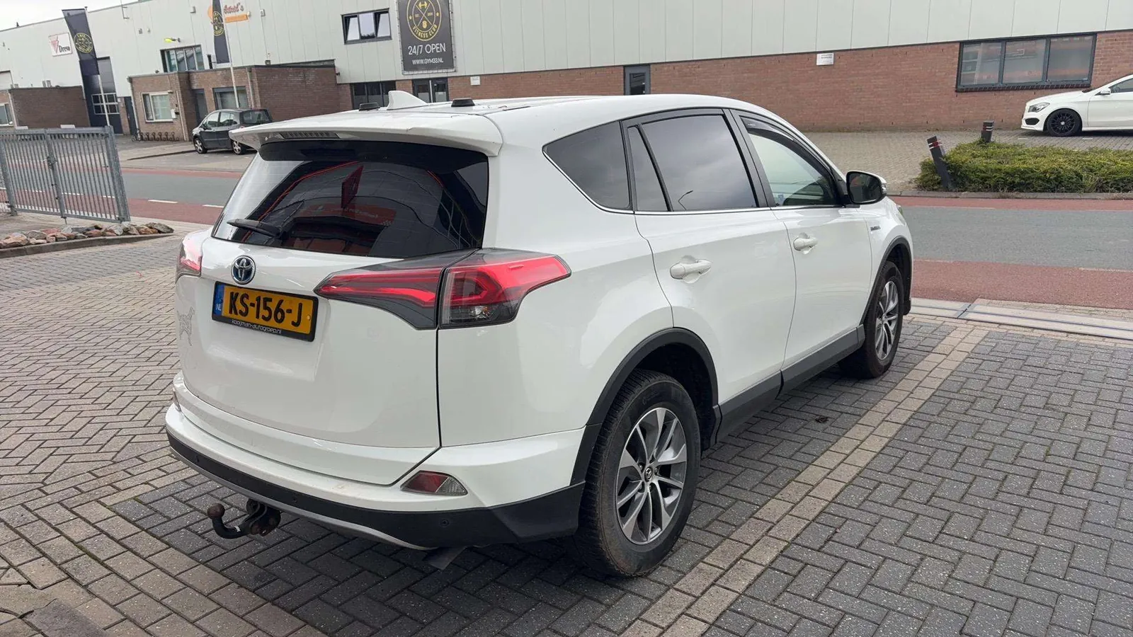 Toyota Rav4 2017 photo 4