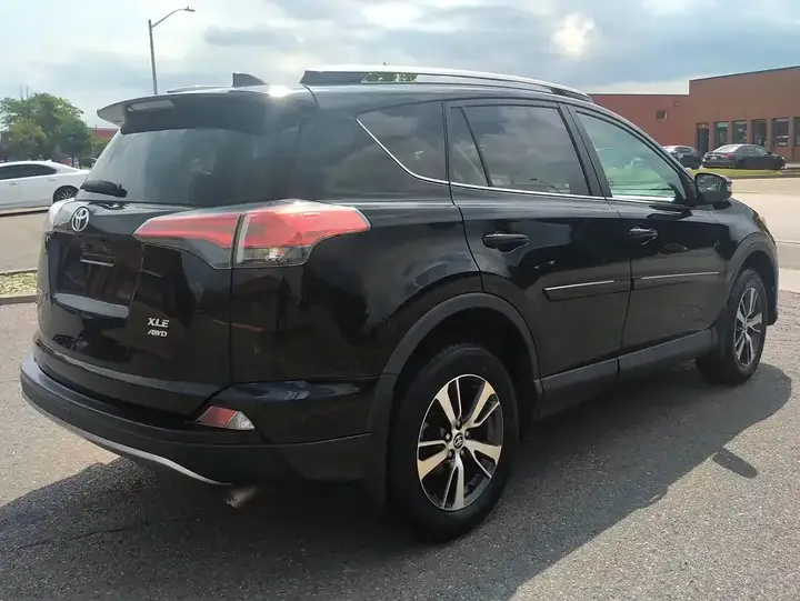 Toyota Rav4 2017 photo 3