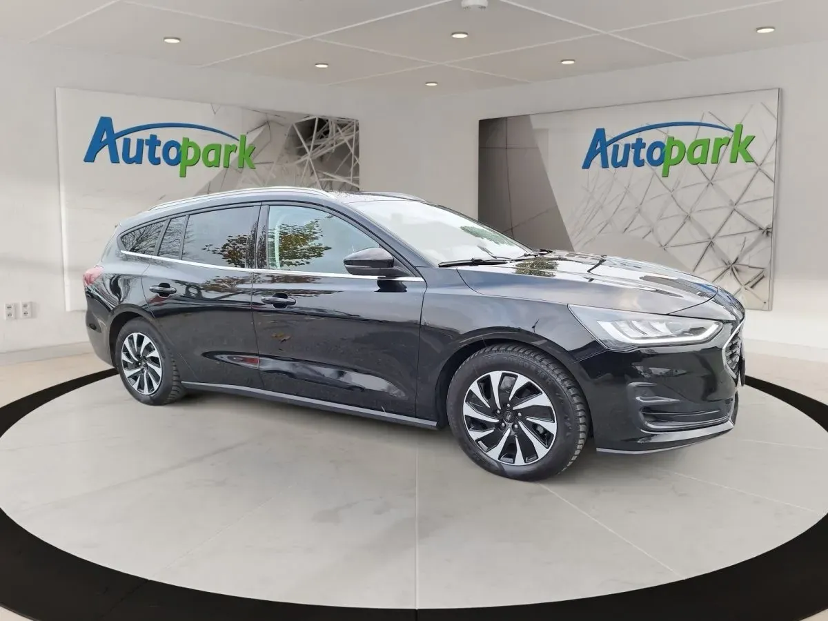 Ford Focus 2024 photo 3