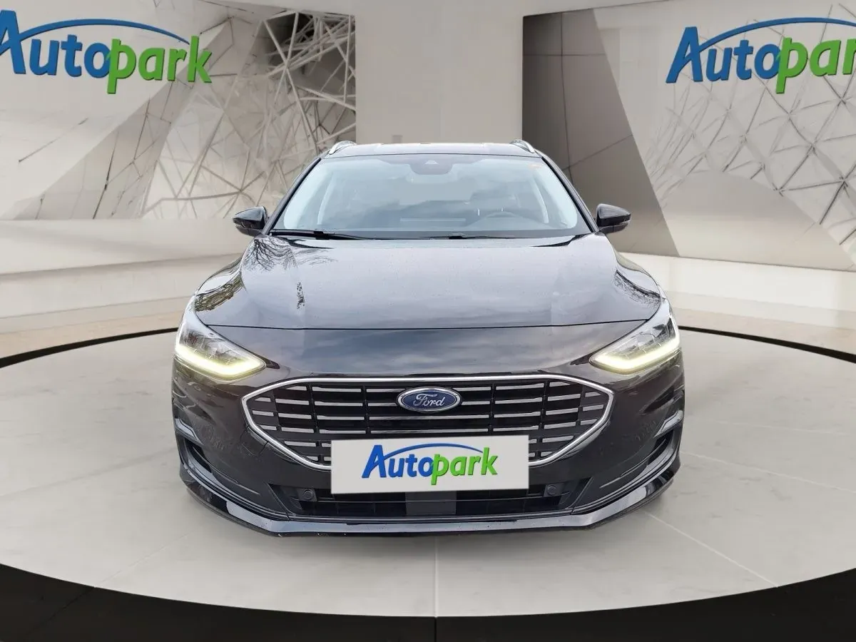 Ford Focus 2024 photo 2