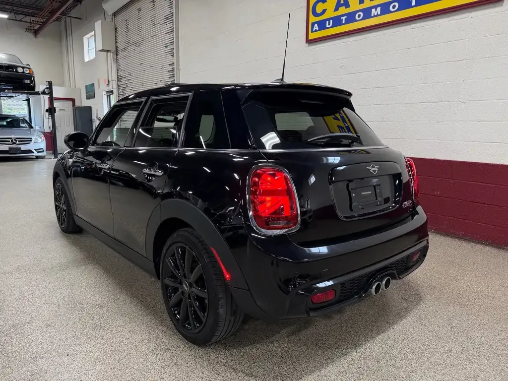Mini 5 Door 2020 photo 3