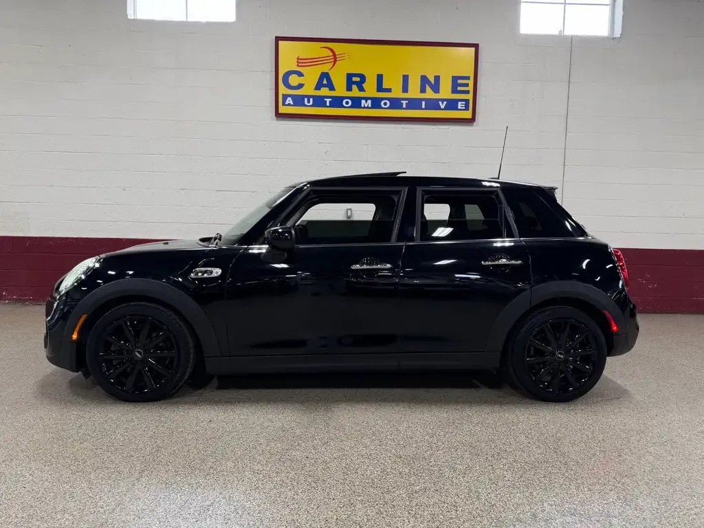 Mini 5 Door 2020 photo 2