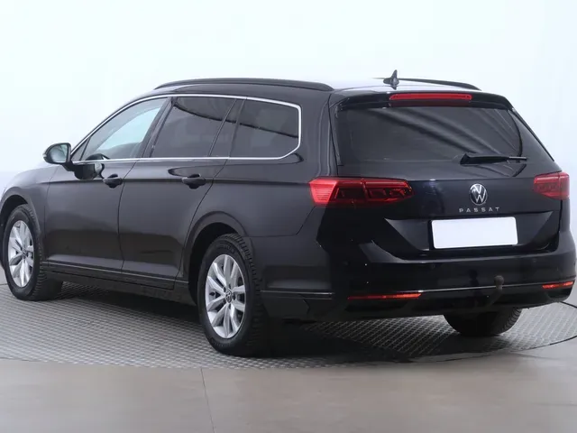 Volkswagen Passat Variant 2021 photo 3