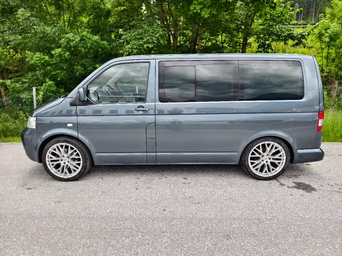 Volkswagen Caravelle 2006 photo 2