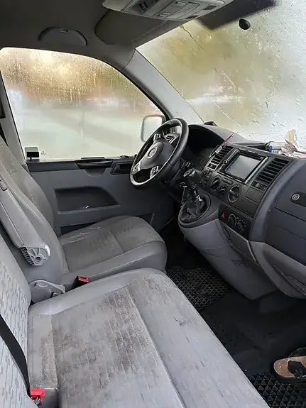 Volkswagen Transporter 2009 photo 2