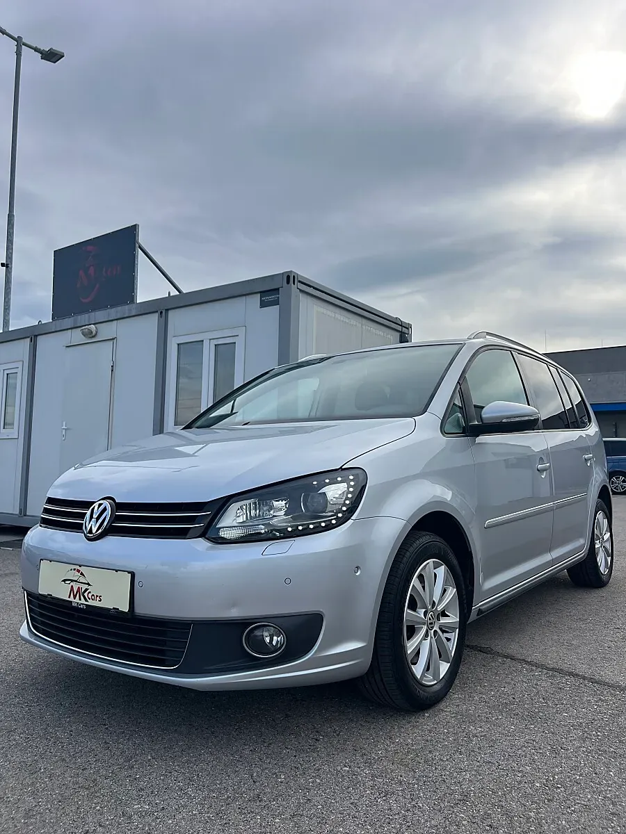 Volkswagen Touran 2010 photo 2